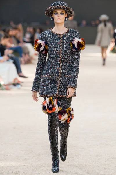 Look 23